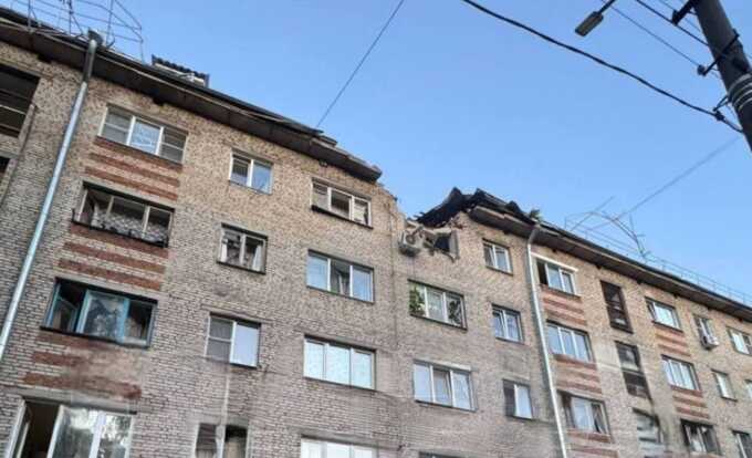 В Туле БПЛА врезался в крышу жилой пятиэтажки