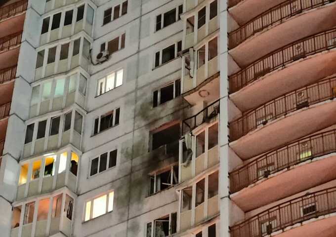 Опубликовано видео последствия падения дрона у жилого дома в Туле