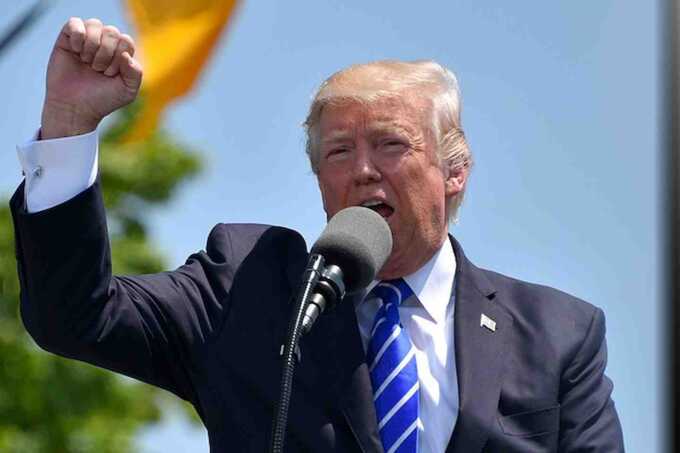Трамп отвергает смену власти в Иране во имя стабильности