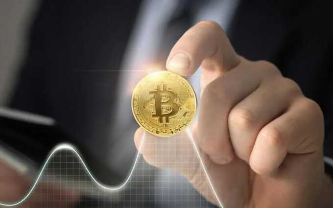 Биткоин обновил исторический максимум: стоимость превысила 122 000 долларов