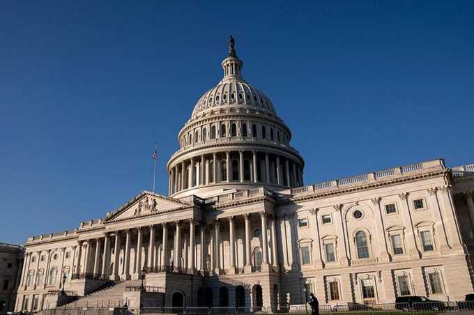 Сенат США одобрил сокращение бюджета для NPR, PBS и программ помощи USAID