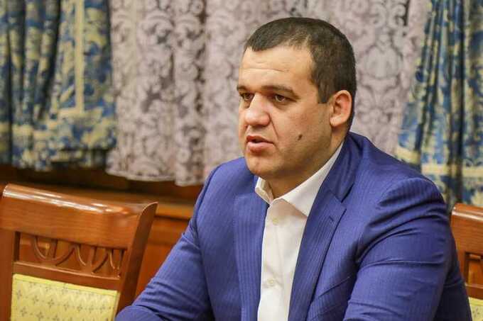 Умар Кремлёв отверг "Графа", но сам оказался в поле зрения правоохранителей